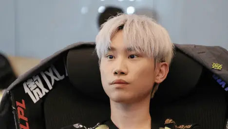 全球总决赛感动瞬间：电竞精神在老将告别与新人选手闪耀中传承